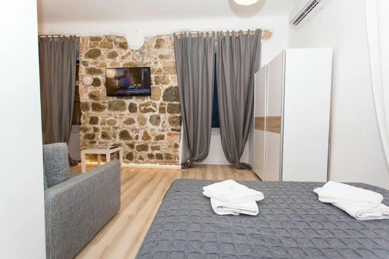 Apartment Stara Vrata Rijeka 3*,  Croaţia